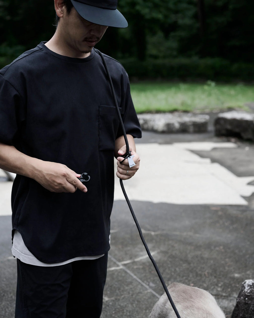 THE SHOULDER LEASH